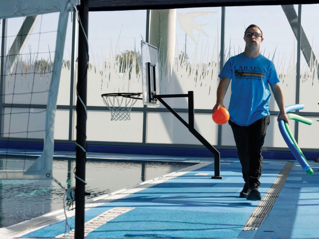 Joey Drwal working at the MMI pool