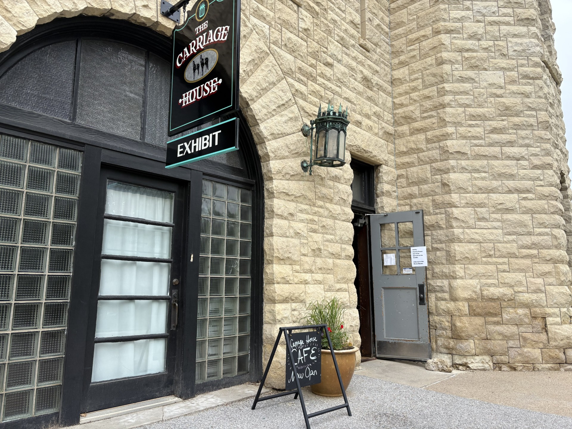 Carriage House Café at Joslyn Castle & Gardens